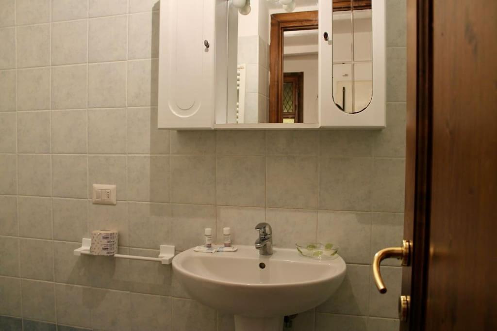 Cute Apartment Near Santa Croce Флоренция Экстерьер фото